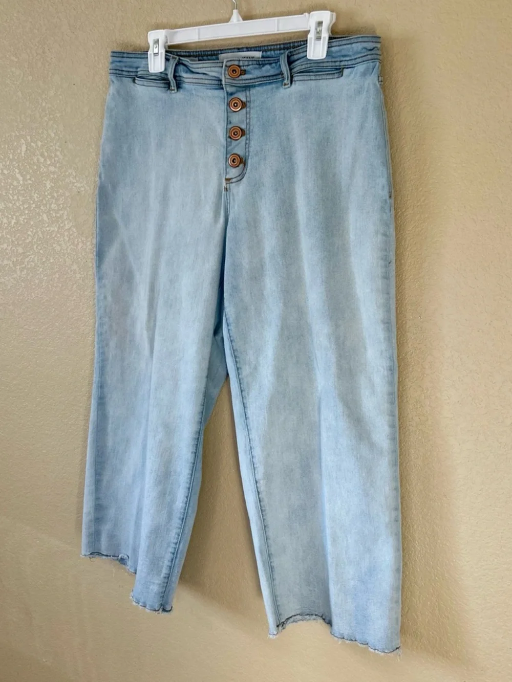 Tribal Jeans Audrey Mid Rise Wide Leg Crop Jean-Size 14 Button Front Light Wash - Picture 2 of 8